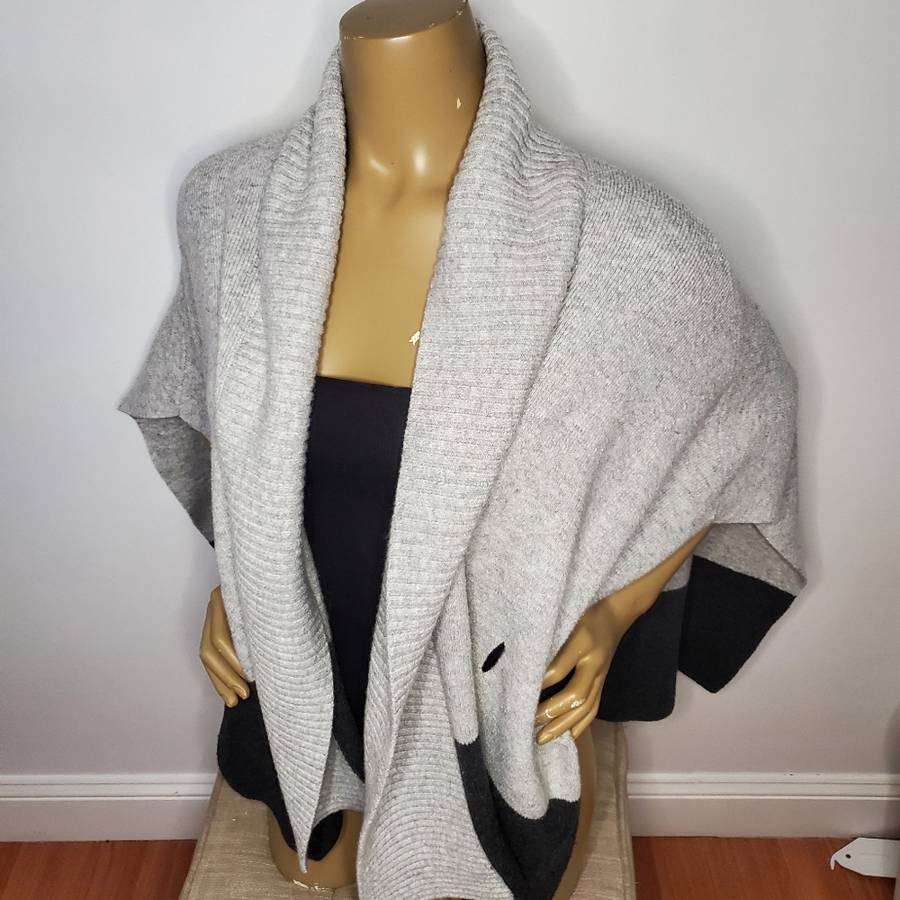 Poncho black and grey